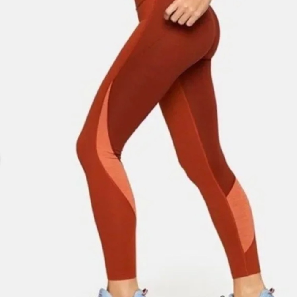 Outdoor Voices Zoom 7/8 Legging Size Small in Brick Currant Adobe